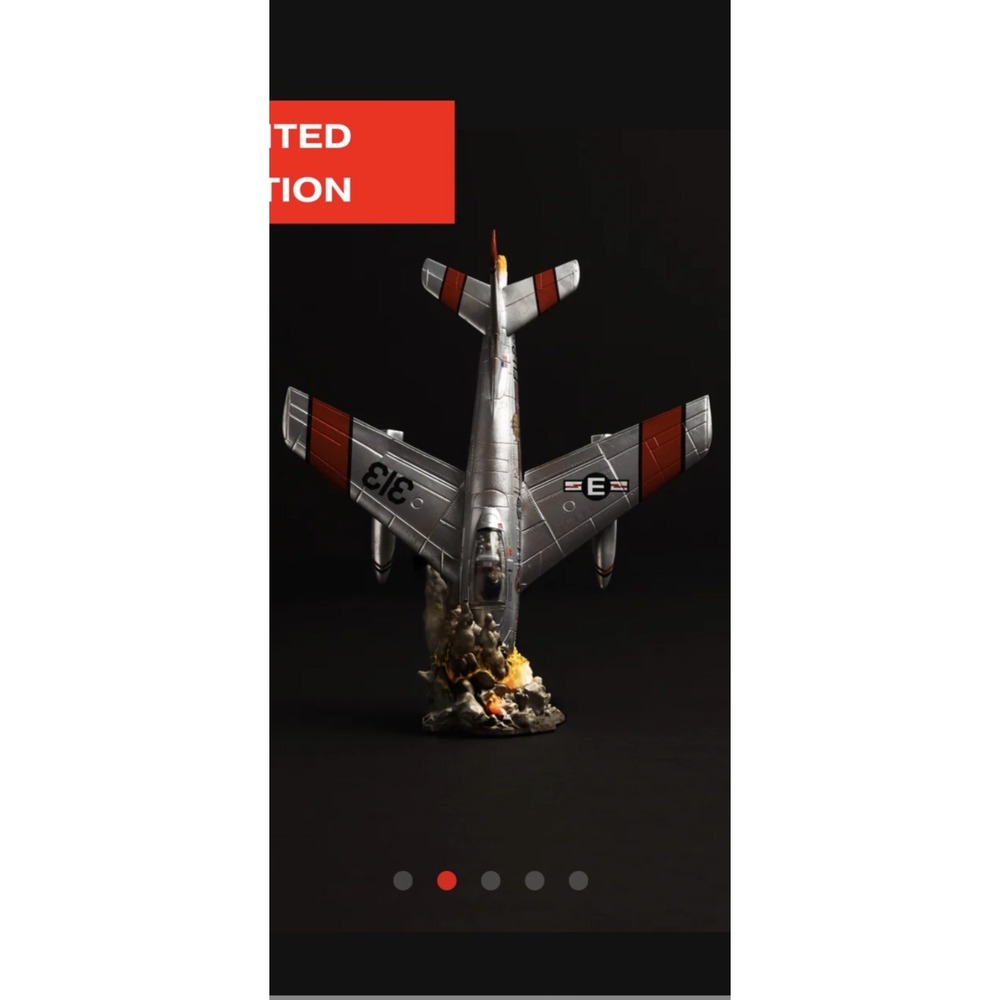 Eminem [NOT SIGNED] LIMITED EDITION KAMIKAZE PLANE‎ FIGURINE